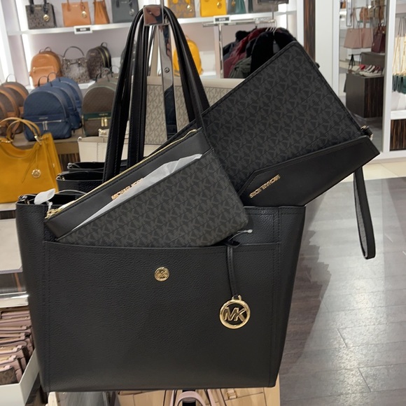 Michael Kors Maisie Large Pebbled Leather 3-in-1 Tote Bag - Picture 4 of 16